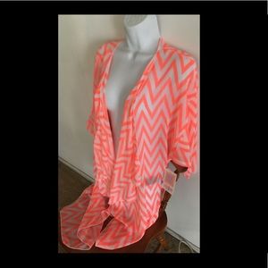 🌼LuLaRoe Size L Shirley Throw-Over🌼